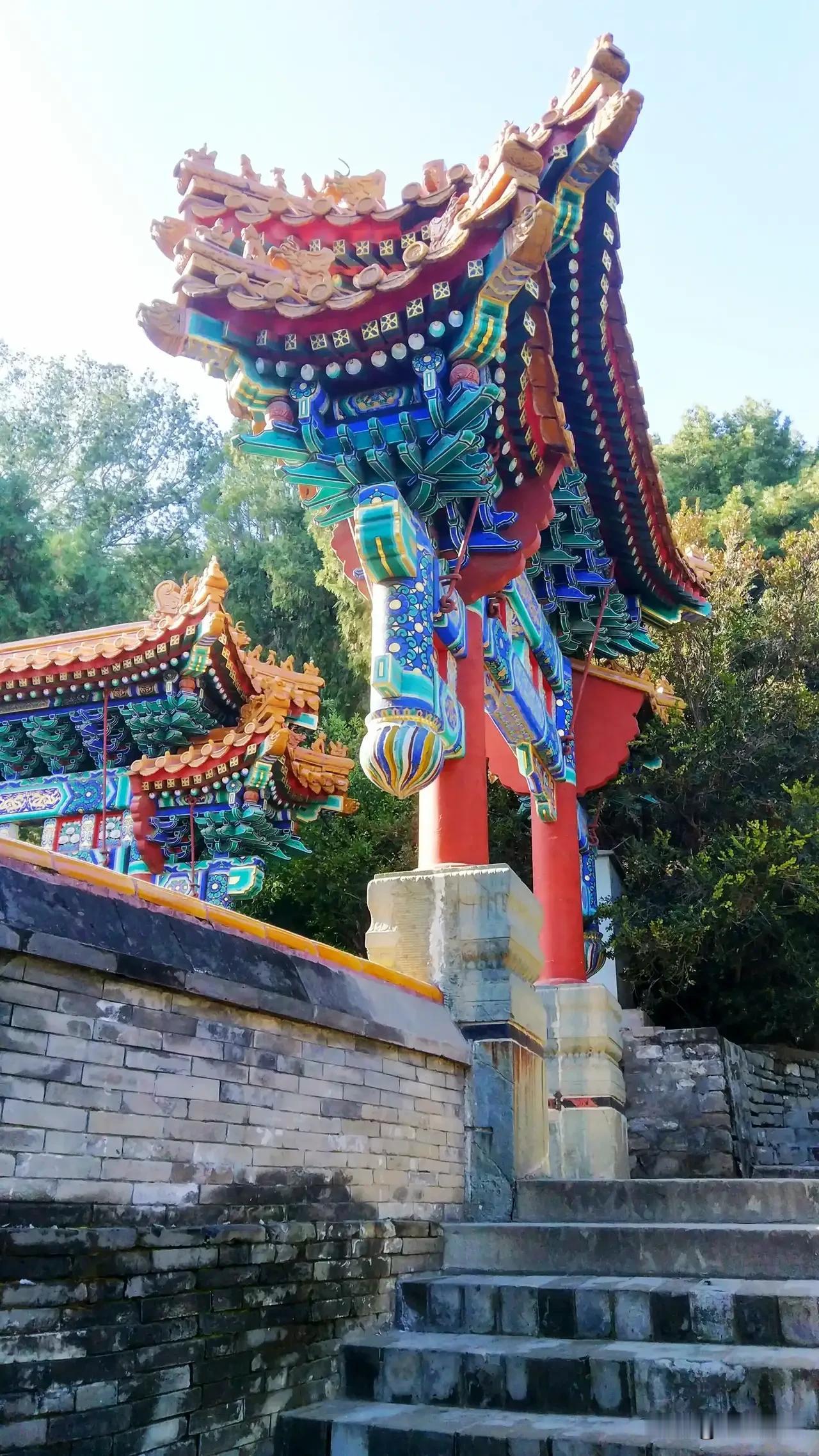老建筑打卡老建筑带着历史的风味，体现的更为贴切,并具历史沉重感！