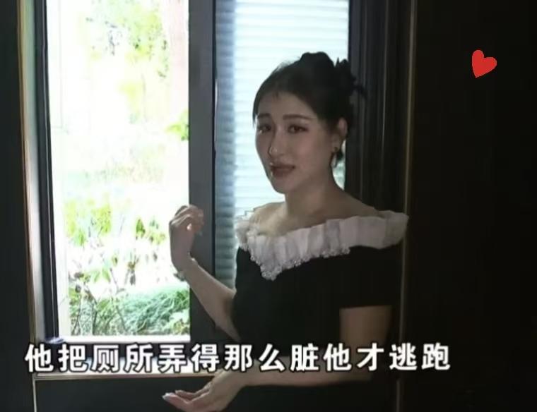 杭州，一男子在按摩店享受完4小时后，钻进厕所，在里面发出“嗯啊”的奇怪声音。
