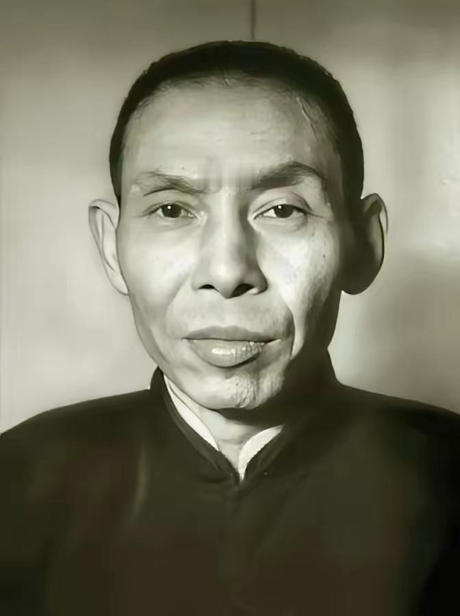 杜月笙4000大洋识人：真正的顶级格局，从不是贪小利
 
大律师秦联奎到杜月笙赌