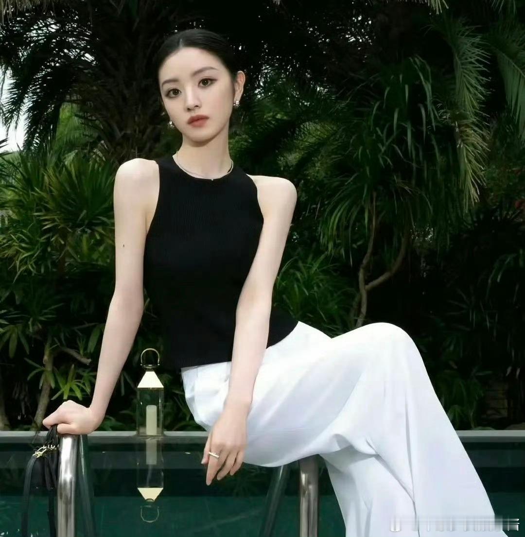 田曦薇✖️迪丽热巴，俩人好喜欢反方向努力越努力越心酸