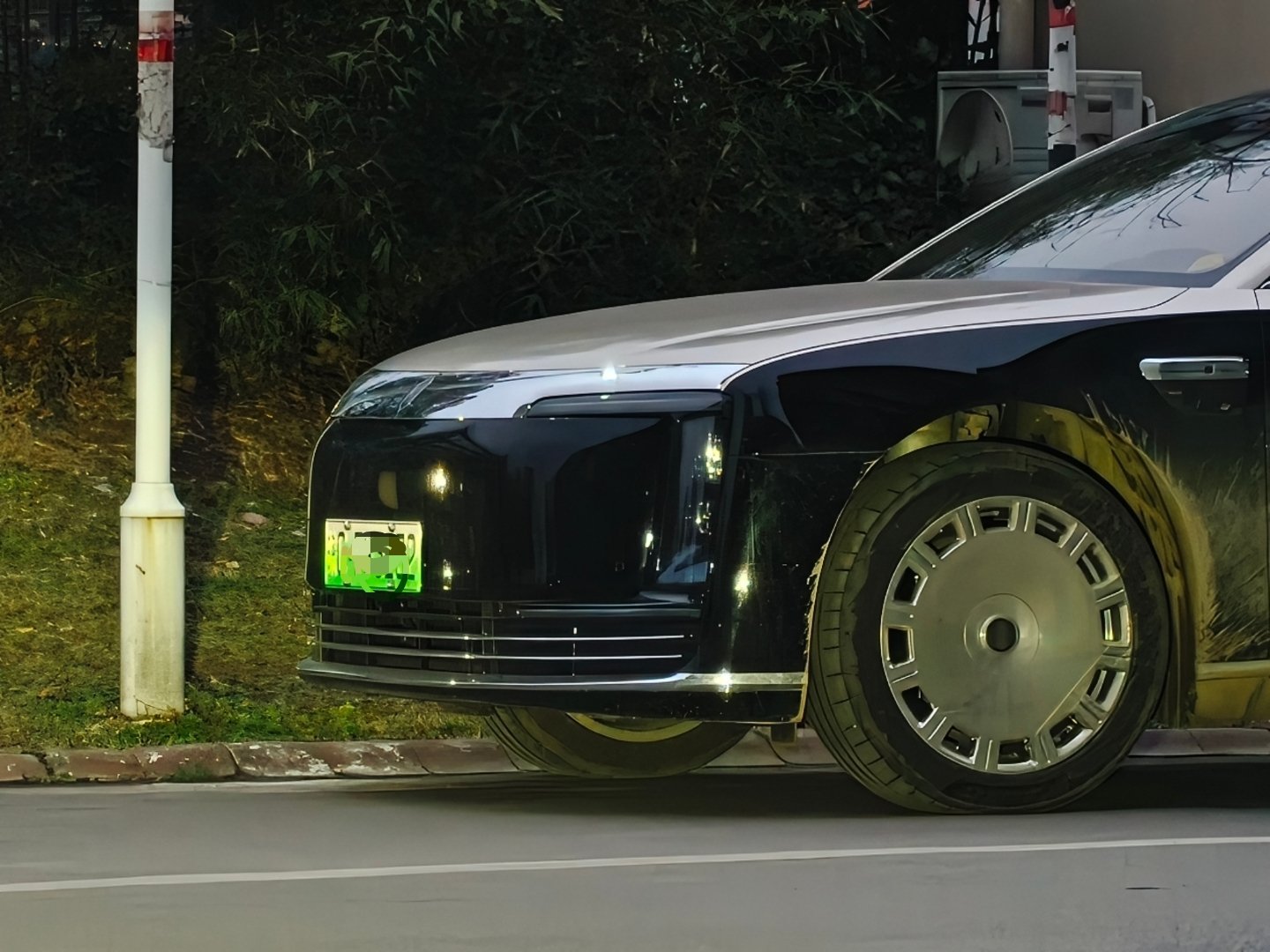 小区里的尊界S800，每天勾引我800遍