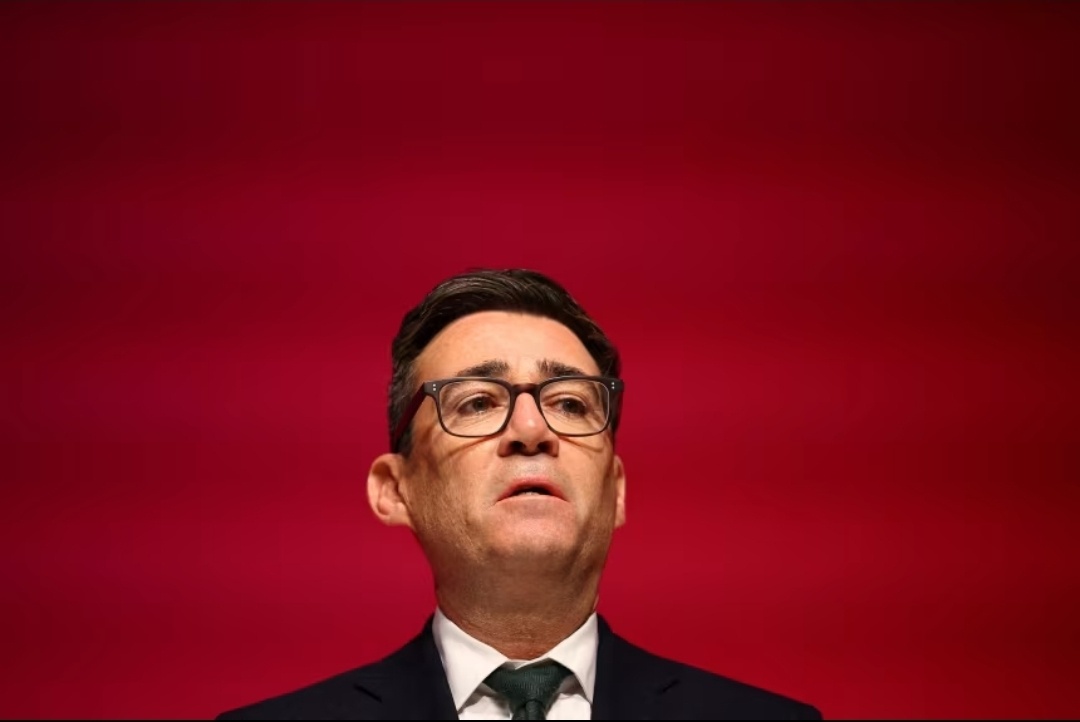 英国称伊朗“有强烈迹象”涉及美军驻英空军基地事件         英国首相安迪·
