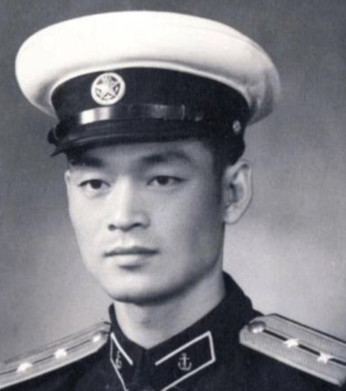 1948年，19岁穷小子闯进华东军区大喊“俺要找爸爸”，许世友冲出来一看，浑身发
