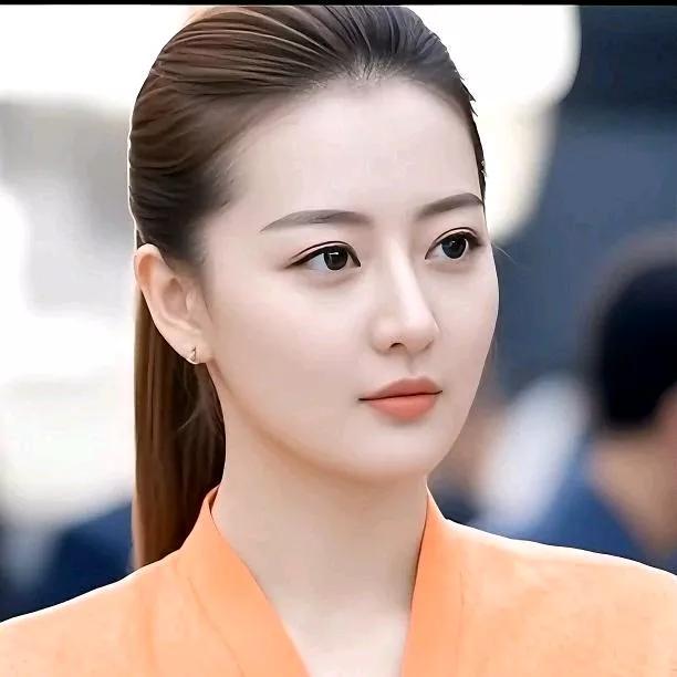 优雅侧颜，韵味十足！温婉侧颜 温婉侧颜写真 侧颜氛围感写真 魅力侧颜 颜值侧颜 