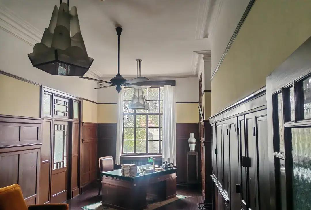 “十种清醒行为”

文案这几天把社交平台刷爆了。

我凌晨刷小红书，连续十条都在