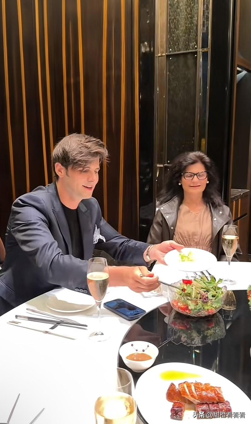 阿迪可能要回去了，他说，这可能是他妈妈最后一次来中国了。阿迪还说这是他在中国的最