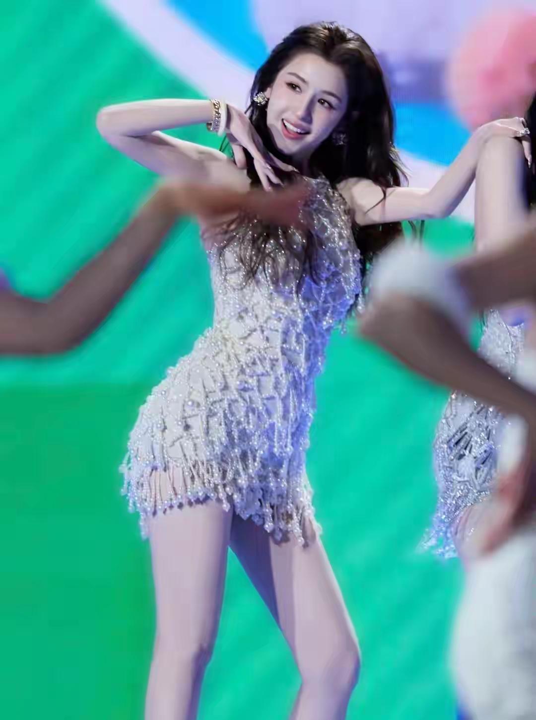 新疆演员哈妮克孜