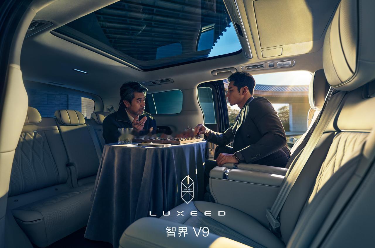 长途跑多了就知道，那种昏昏沉沉的累，很多时候不是肌肉扛不住，而是车里缺氧。这次余