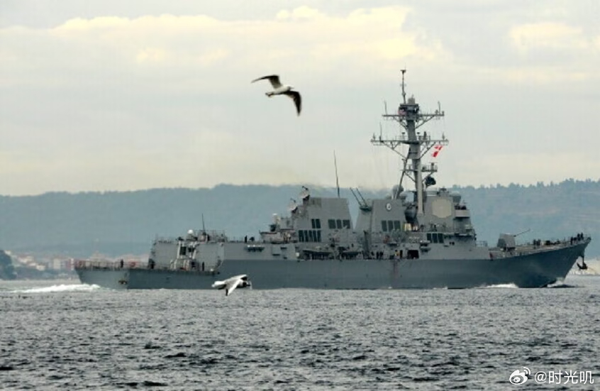 两艘美国海军舰艇发生碰撞当地时间2月11日，一艘美军军舰与一艘参与加勒比海军事部