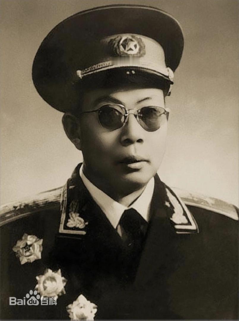 上世纪80年代，原吉林军区副司令王力生少将乘坐绿皮火车，赶去沈阳参加战友追悼会。