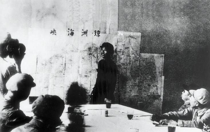 1950年，韩先楚顶撞上级邓华，硬顶着压力花7天把海南岛打了下来，一年后朝鲜战场