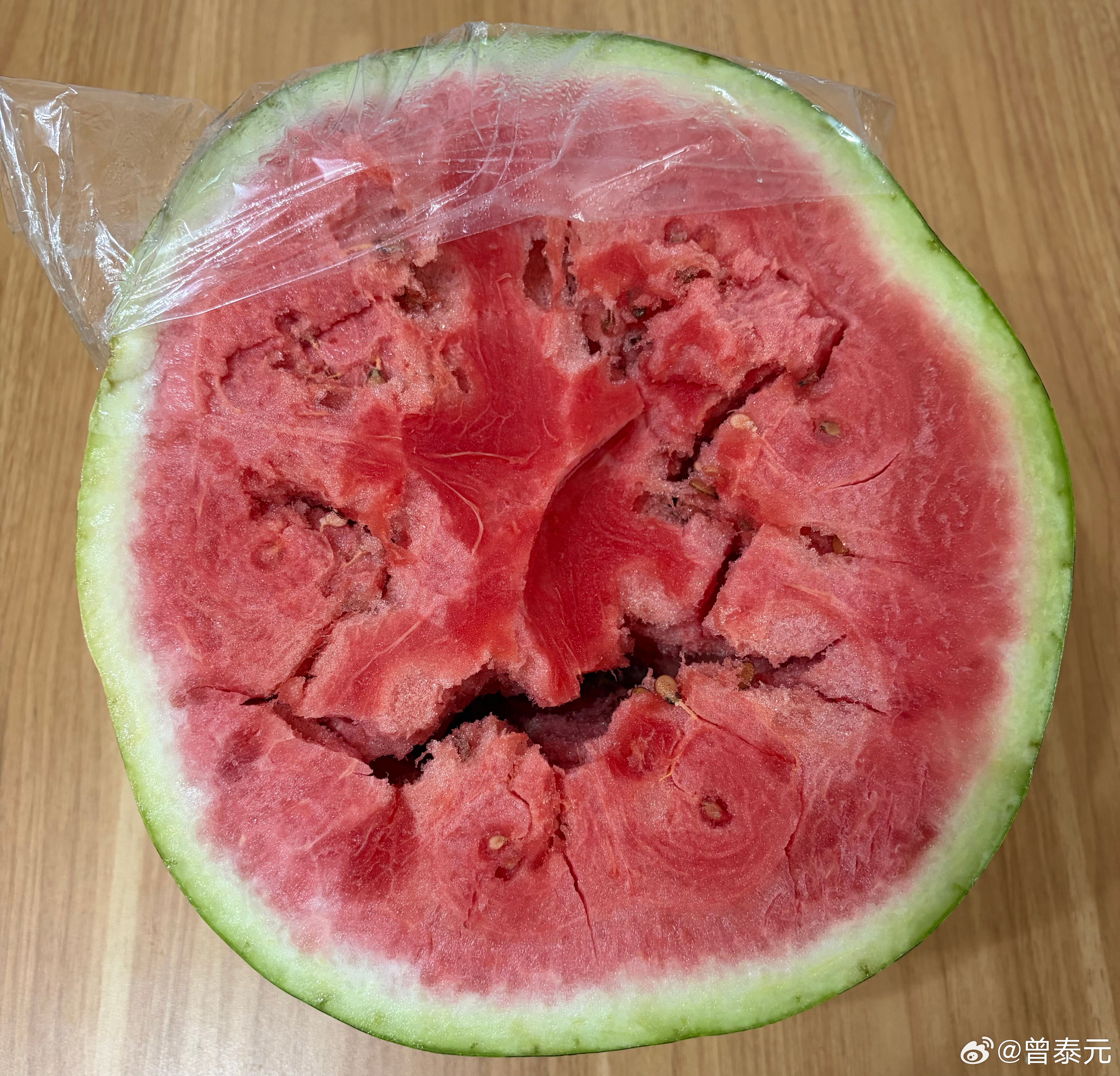麒麟瓜吃完了，换种瓜吃吃，今天吃的是宁夏的硒砂瓜