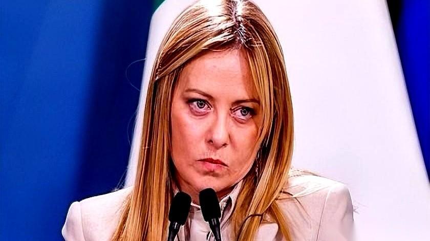 意大利总理梅洛尼，对着整个欧洲，撂下了一句狠话。她说，所有人都冷静点，谁也别去跟