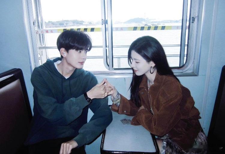 ♡·̩͙ ⑅┈⋆꒰ঌ 私たちに属する恋愛シーズン ໒꒱· ⃙⃘₊⁺ ♡     