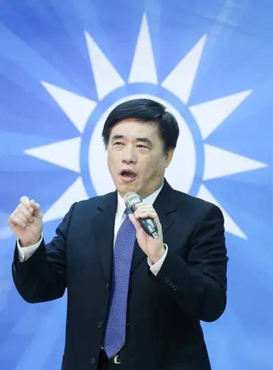 郝龙斌脑子进水了，还在说中美台是对等三角形关系，郝龙斌还在想回到马英九的时代，台
