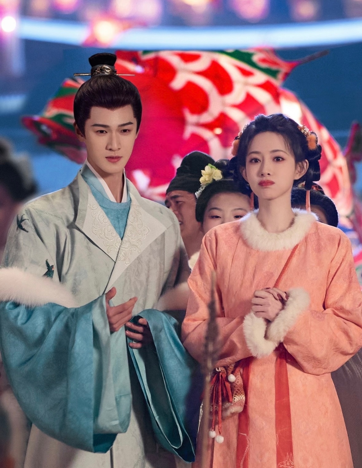 孟子义李昀锐分开坐孟子义旁边不是李昀锐孟子义李昀锐这次居然分开坐？旁边都不是彼此
