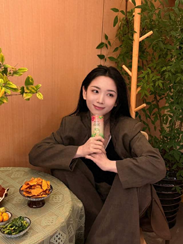 代露娃：全网不愿同情她，可她的委屈从来都最值得被同情