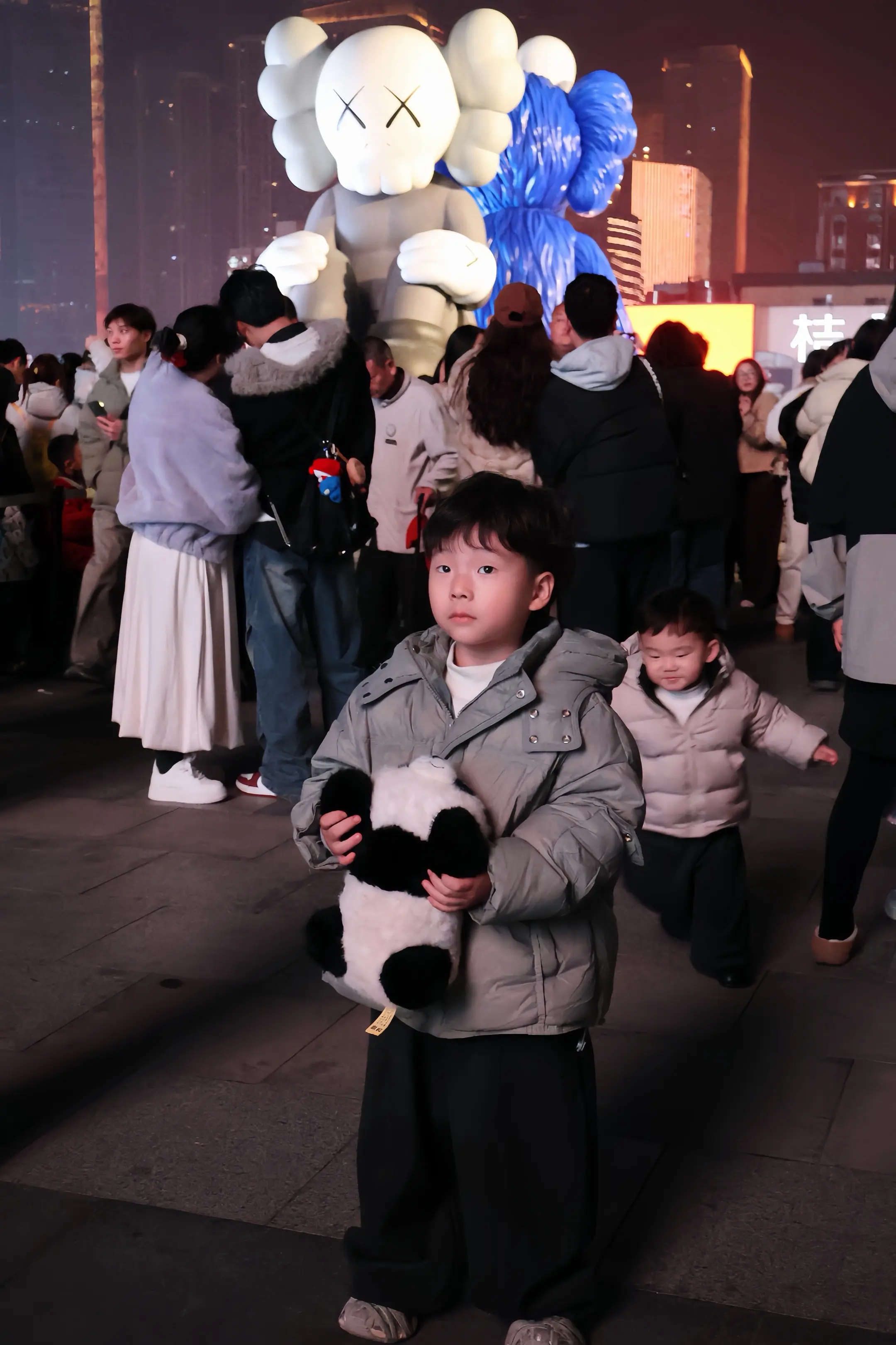 不一定什么都要有意义 只管享受当下的快乐 希望你长大后朦胧的记忆里全是快乐