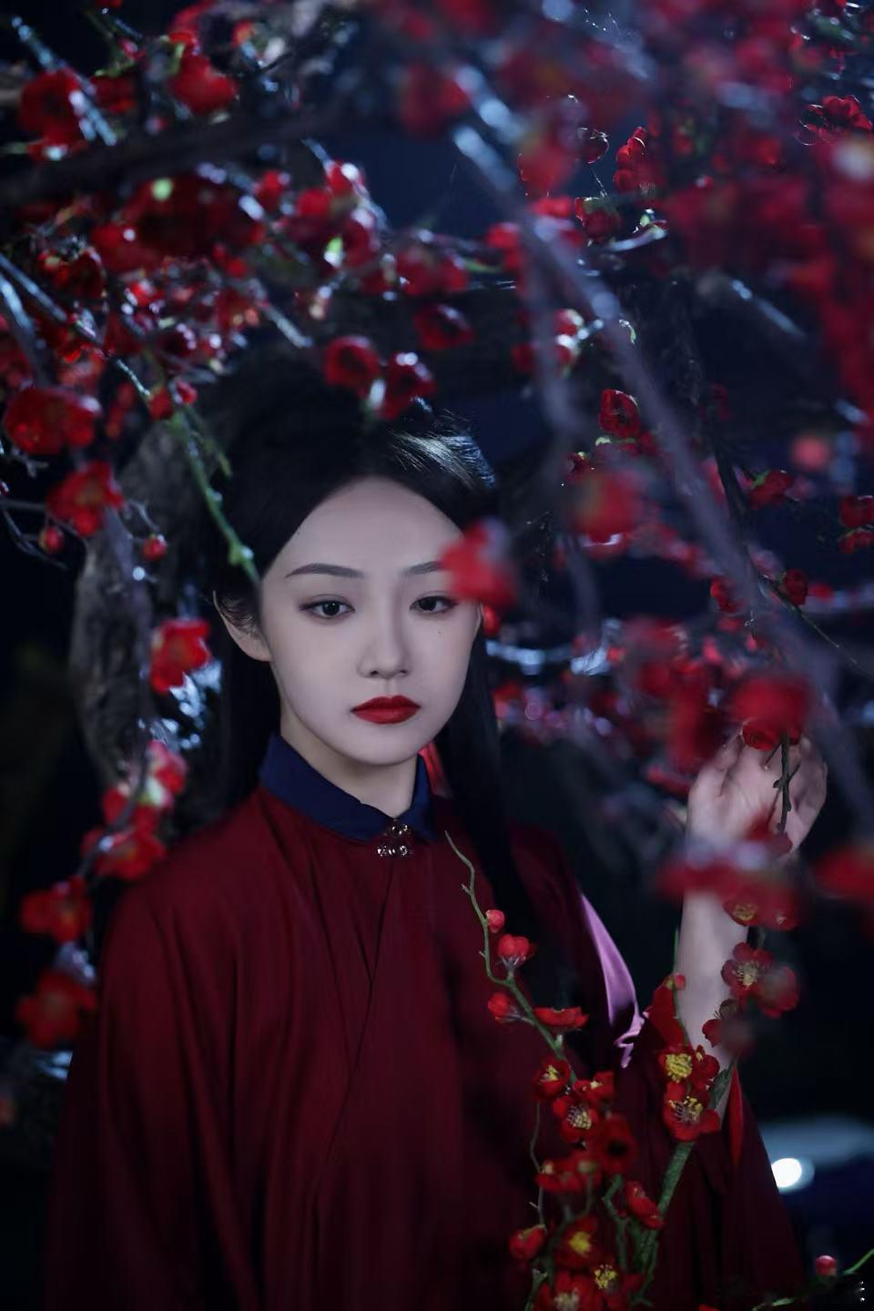 吴佳怡新剧点到谁就是谁 吴佳怡复仇剧《吉天照》精彩绝伦！小梅逆袭之路火力全开，热