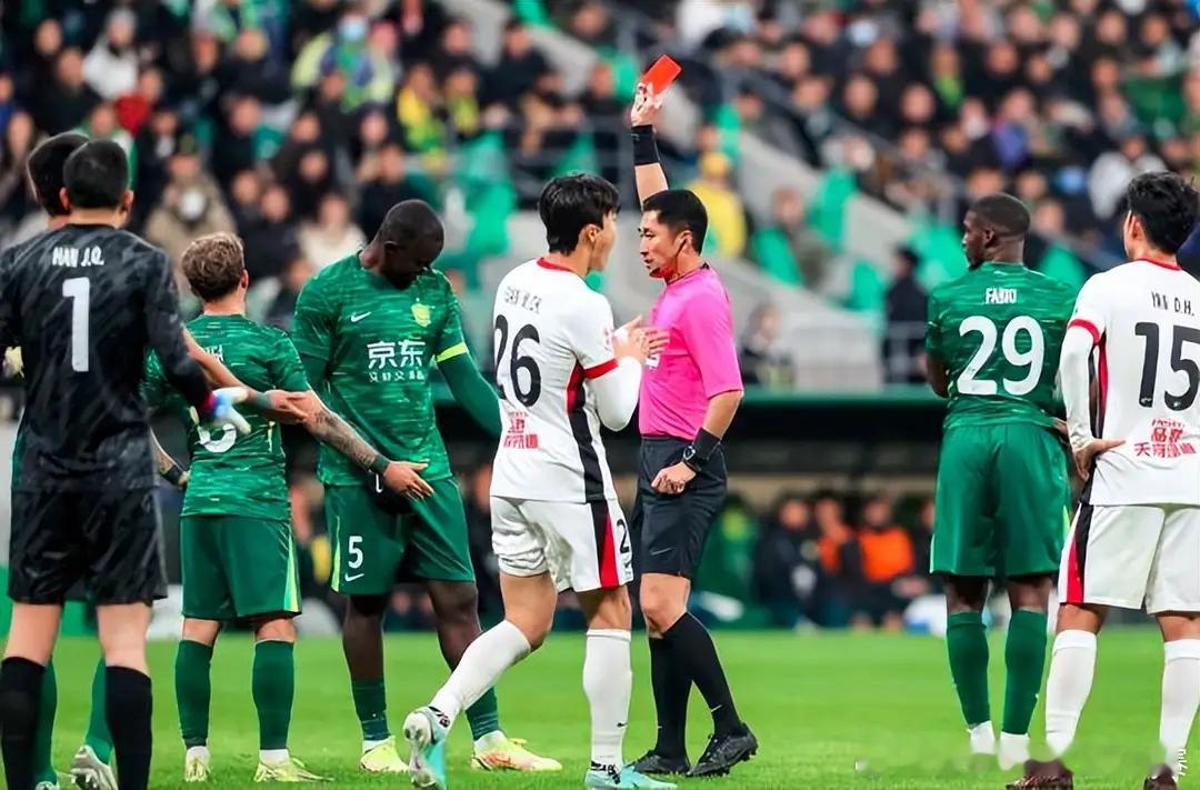 足协官宣中超第5轮裁判安排：李海新执法上海德比，王竞主哨国安战蓉城，3名误判裁判