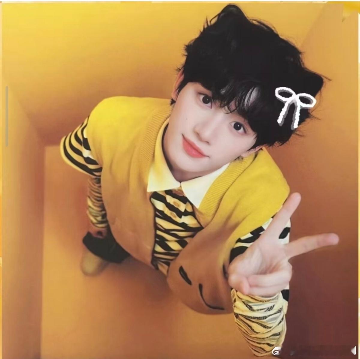 丁程鑫紧急撤回一个表情包 小丁指压板名场面太有画面感！突如其来的刺痛直接打破表情