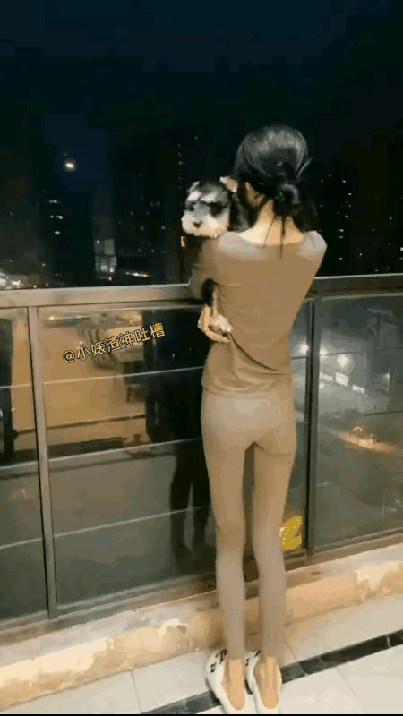 这小身板儿，虽然瘦了点，还是非常有吸引力的
