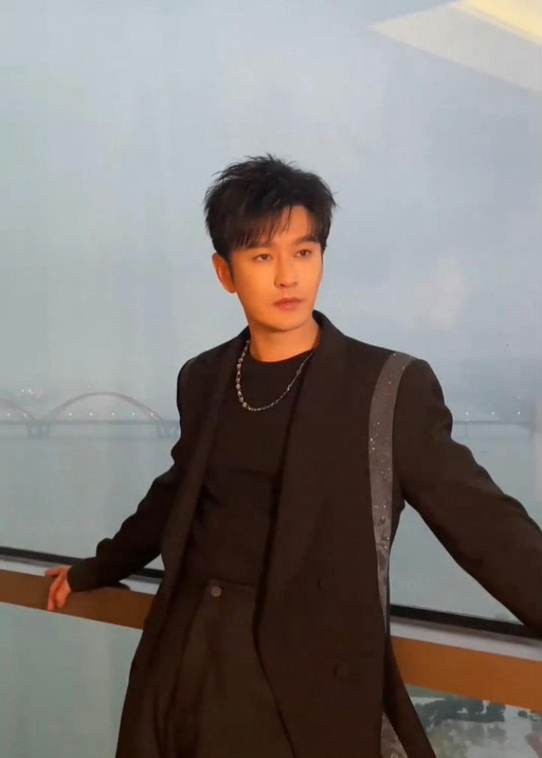 黄晓明对杨迪说不要欺负老年人 你好星期六 高度专注应对第二关绕口令，黄晓明克服小