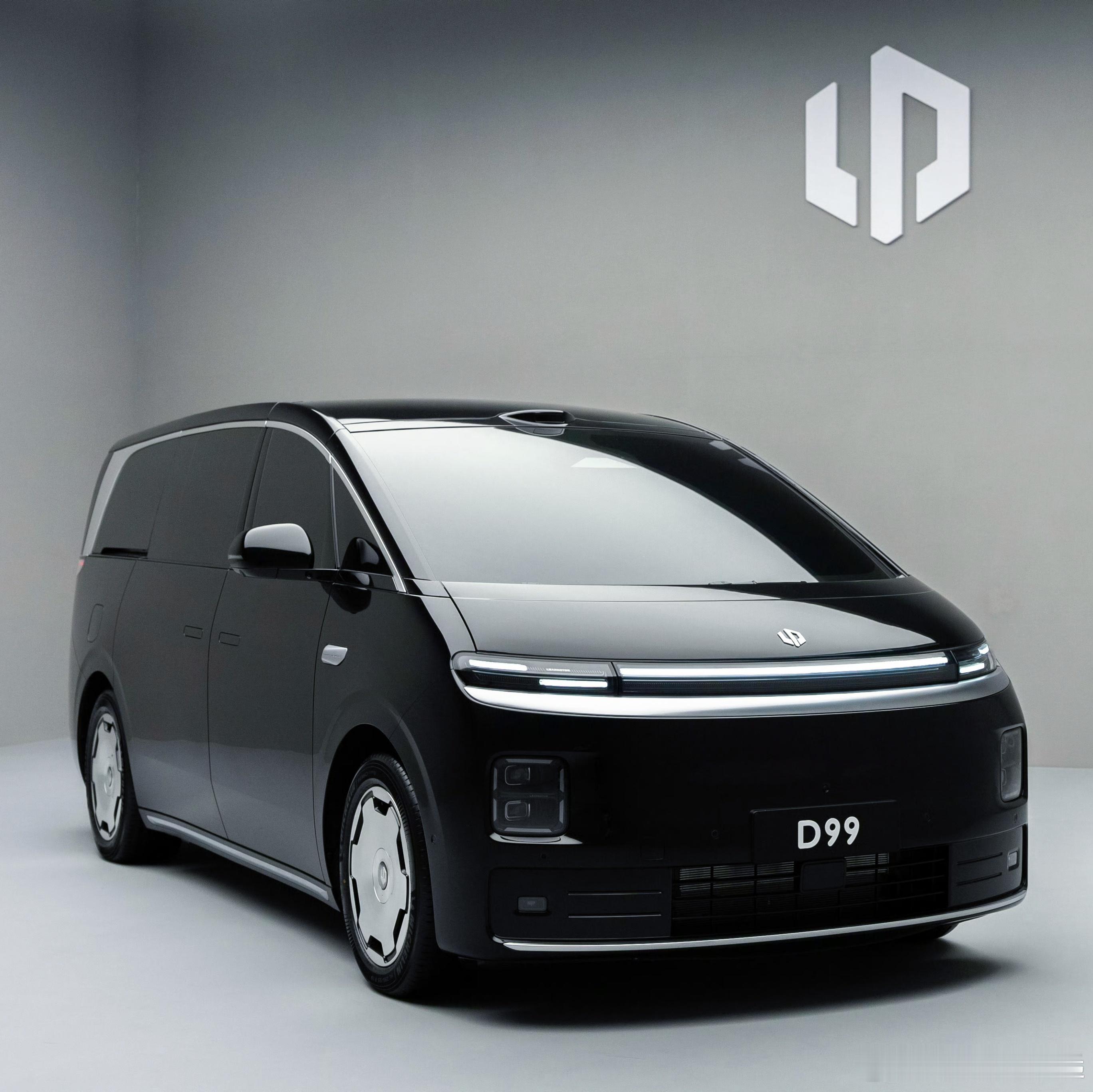 零跑D99有点帅啊!有意思的是它这是个增程MPV，结果电池干到了115度，比很多