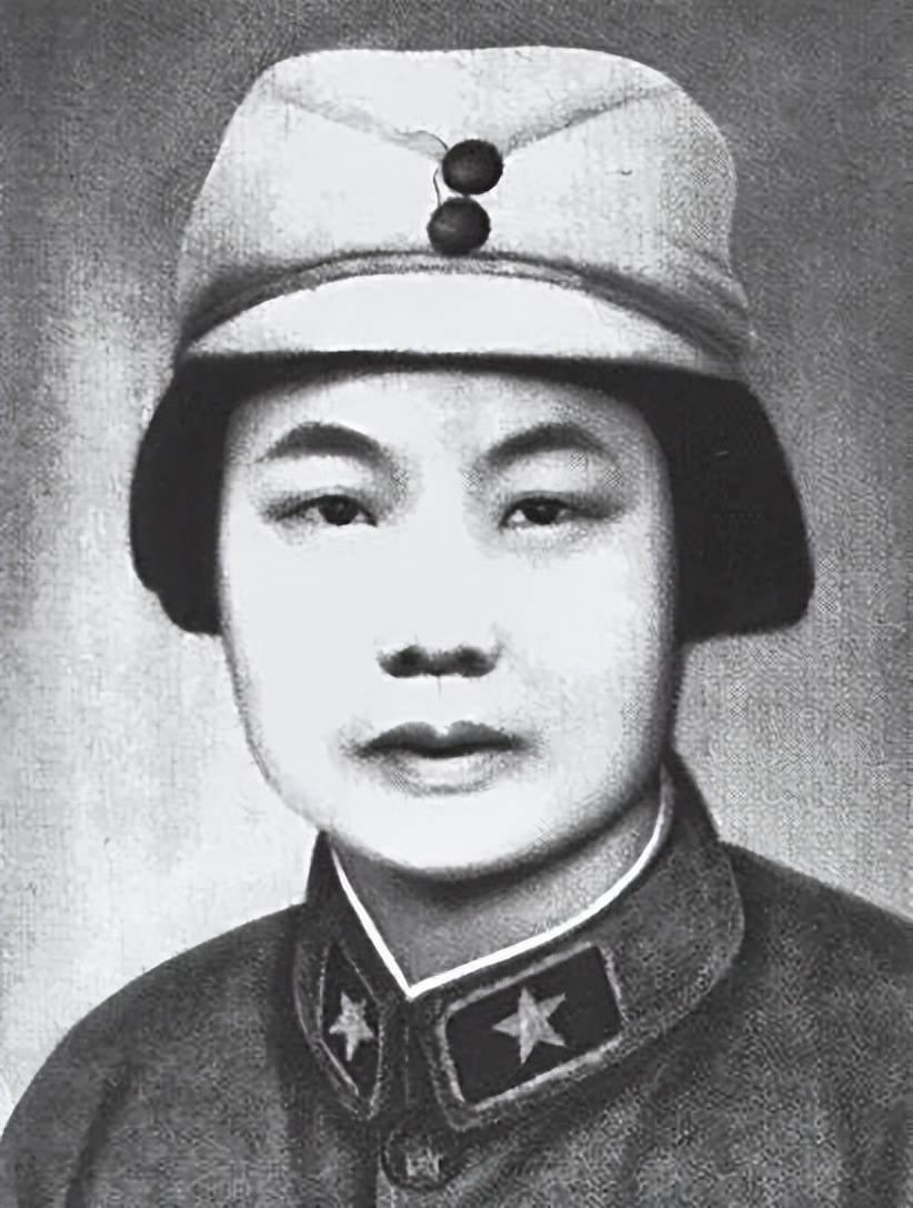 一位倾国倾城的女中豪杰！把红颜埋进黑暗，把情报送出敌营；把一副铁骨留给酷刑，把一