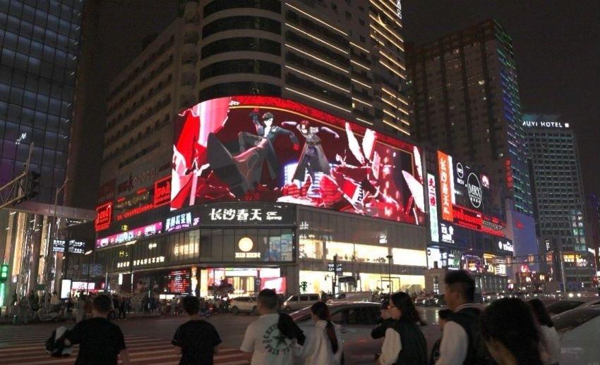 #Joker脸在江山在# 原来3D广告大屏还能这么玩！joker和wonder竟