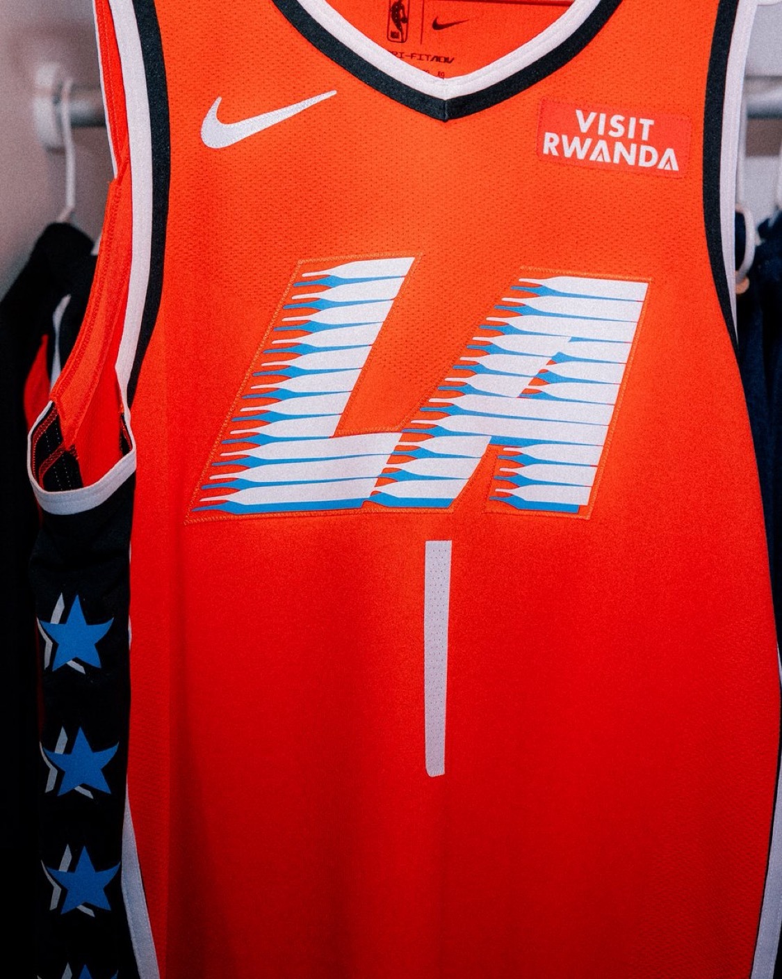 衣服看着还行？ 