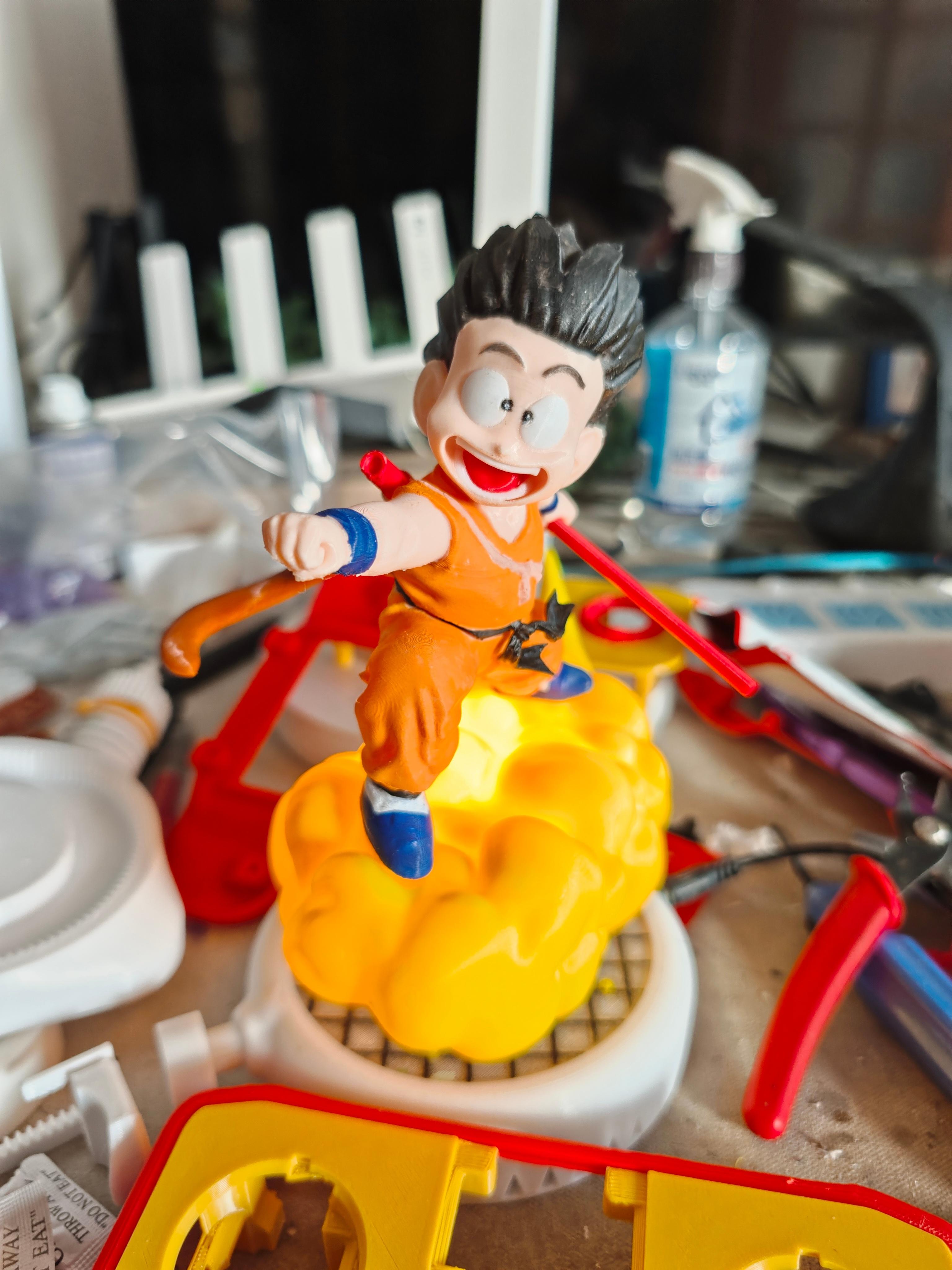 3D打印了一个磁悬浮小孙悟空，筋斗云有3色灯。金箍棒可以拿下来。手绘的，没有修瑕