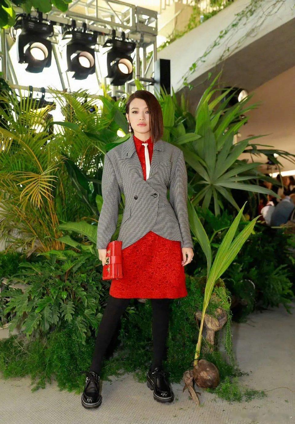 舒淇这一身[允悲][允悲] ​​​