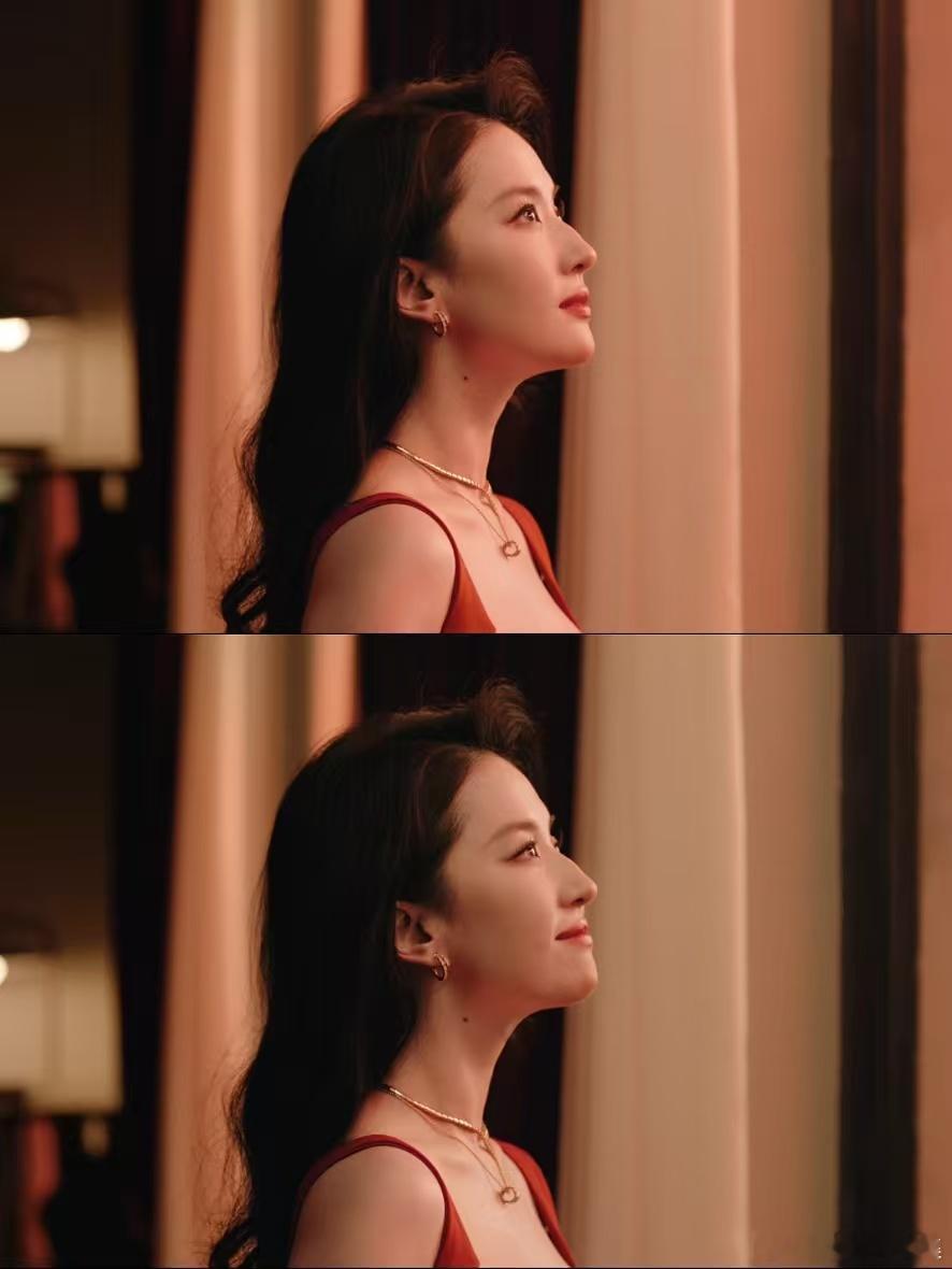 宝格丽刘亦菲 辞旧迎新之时，刘亦菲一袭红装惊艳亮相，与绚烂烟花共筑新春盛景。灵蛇