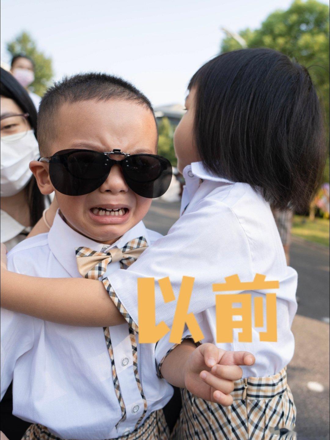 幼儿园开学季传统节目之一---看托小班的小朋友和家长之间上演“极限拉扯”。回想喵