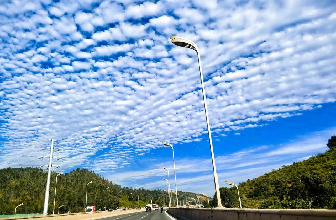 远方的云. 大凉山