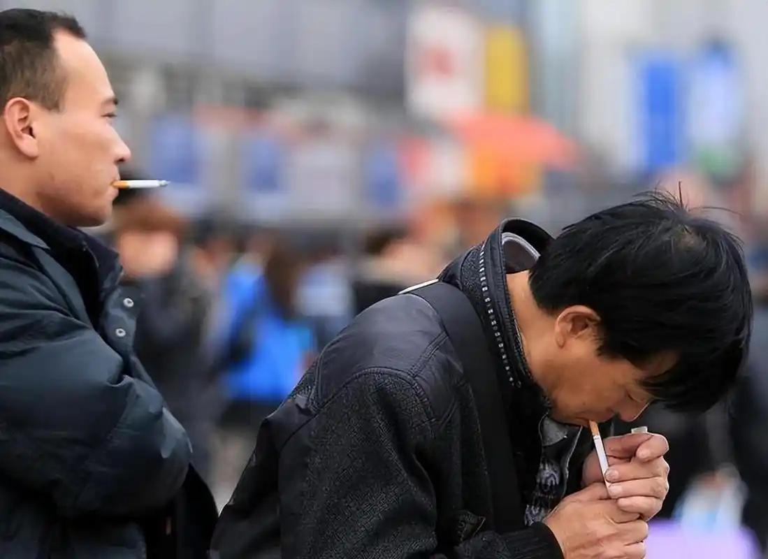 中国日本韩国吸烟率对比：日本17.5%%，韩国18.6%，中国呢？国家卫健委20