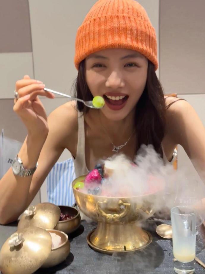 全内娱最会拍漂亮饭的蔡文静🍹 