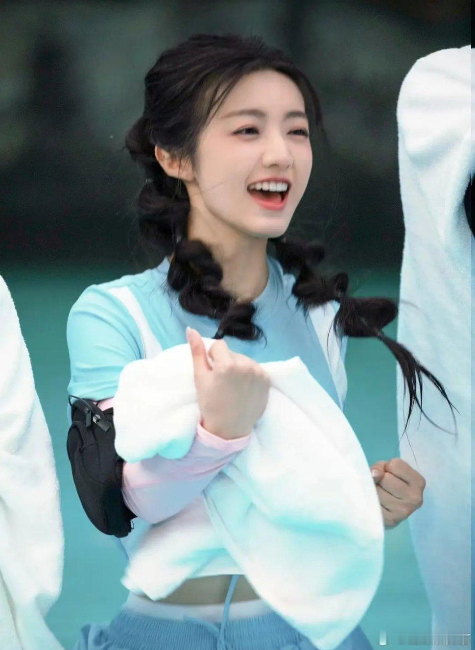 黄羿辨识度再高一点就好了，她在她身上能看到好几个人的影子 ​​​