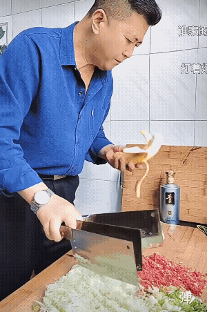 大哥，你是人才啊，感觉你有三头六臂啊![强]
