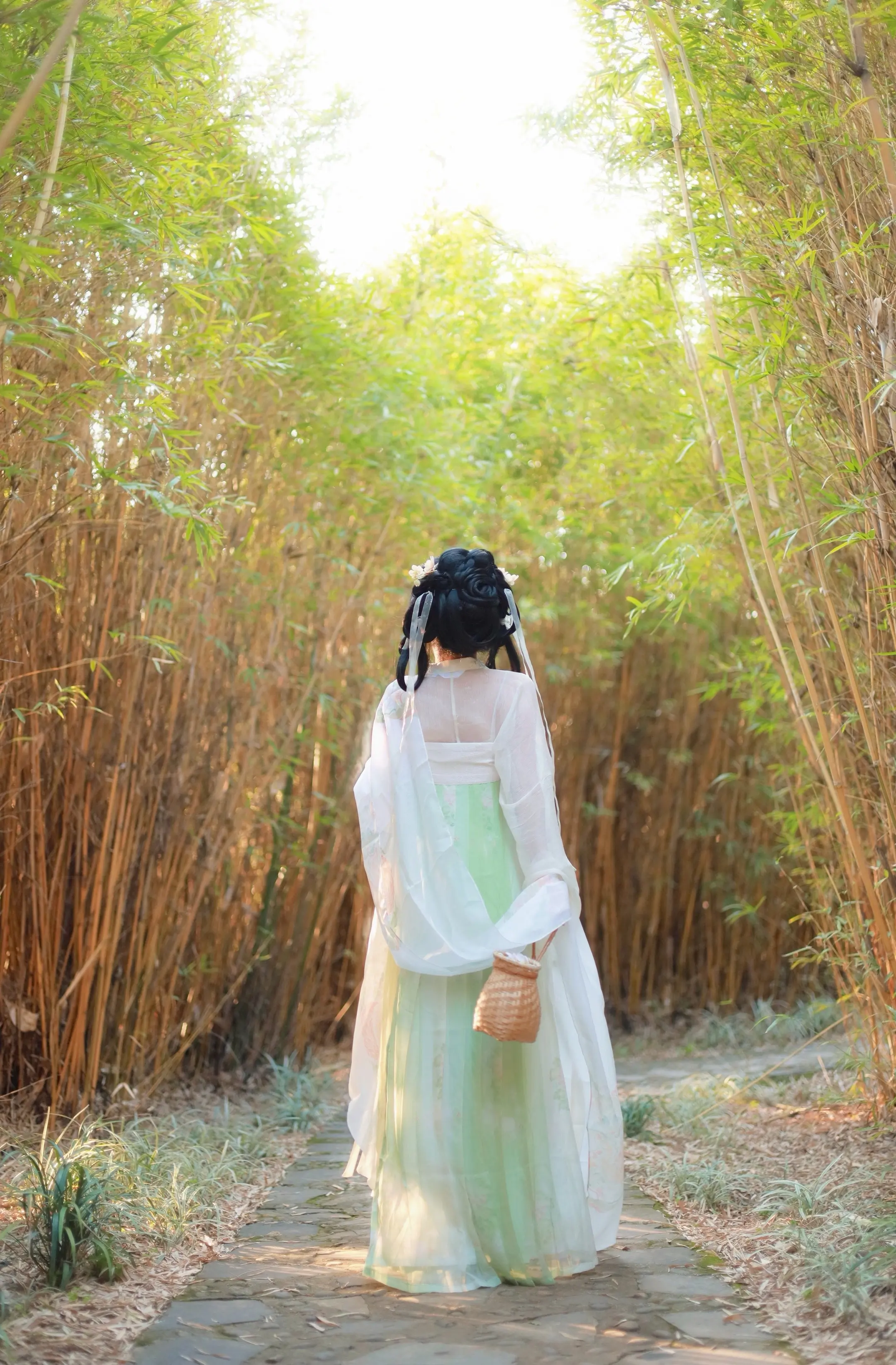 师兄，带我下山⛰️玩吧～