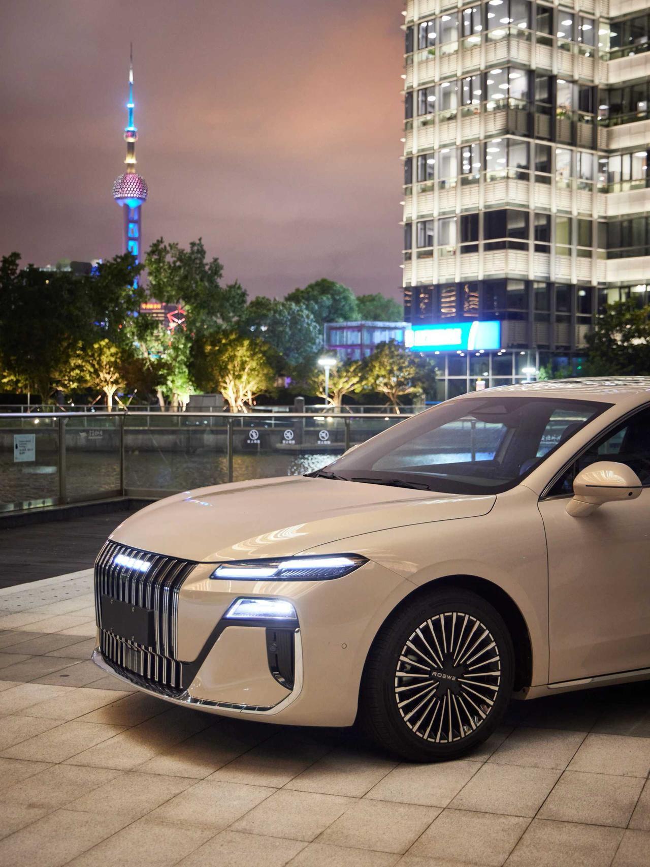 今天刷到新闻，说“创新”成了中国发展的关键词，还提到全球创新指数排名从34冲到了