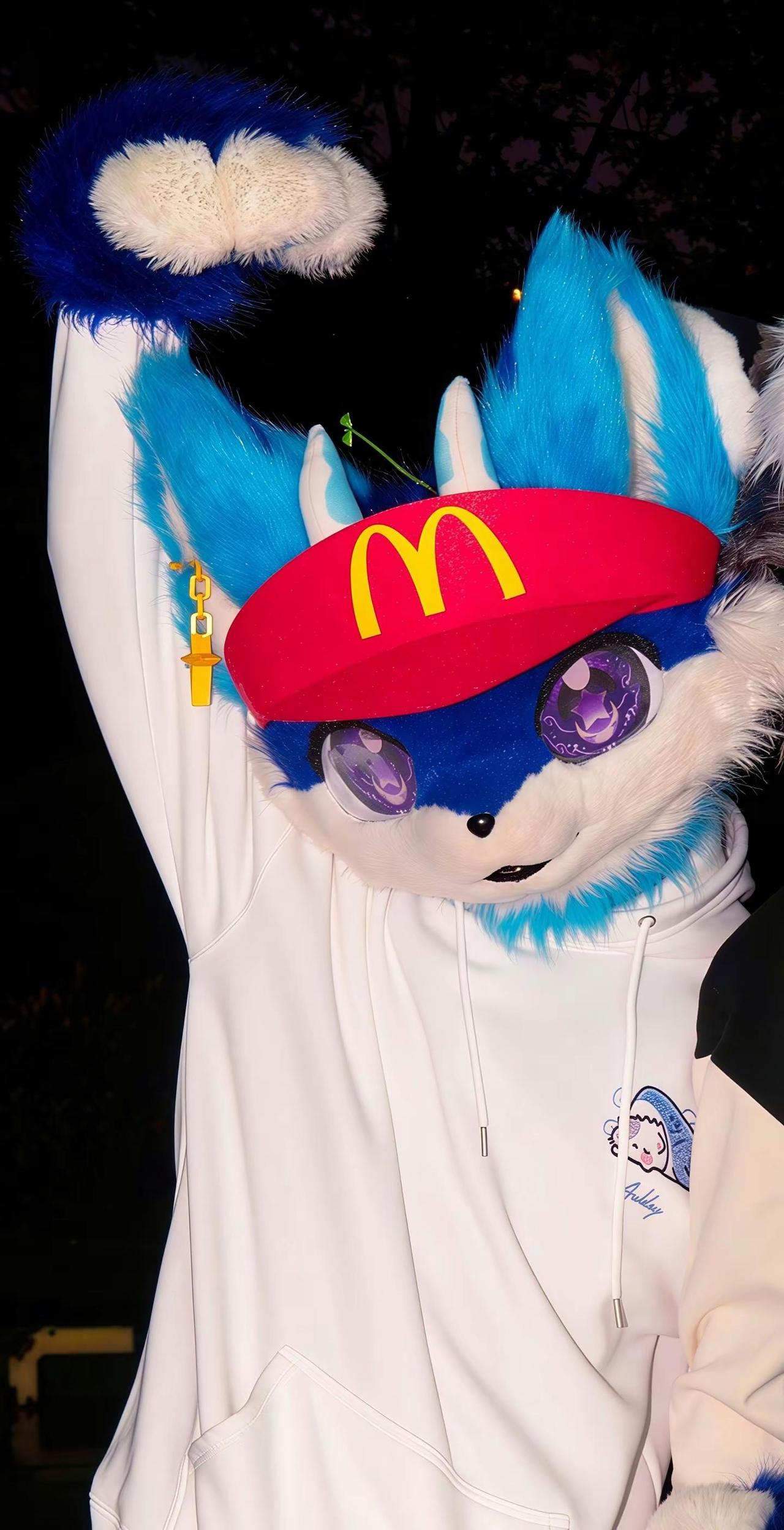 比心。furry 福瑞 萌 可爱