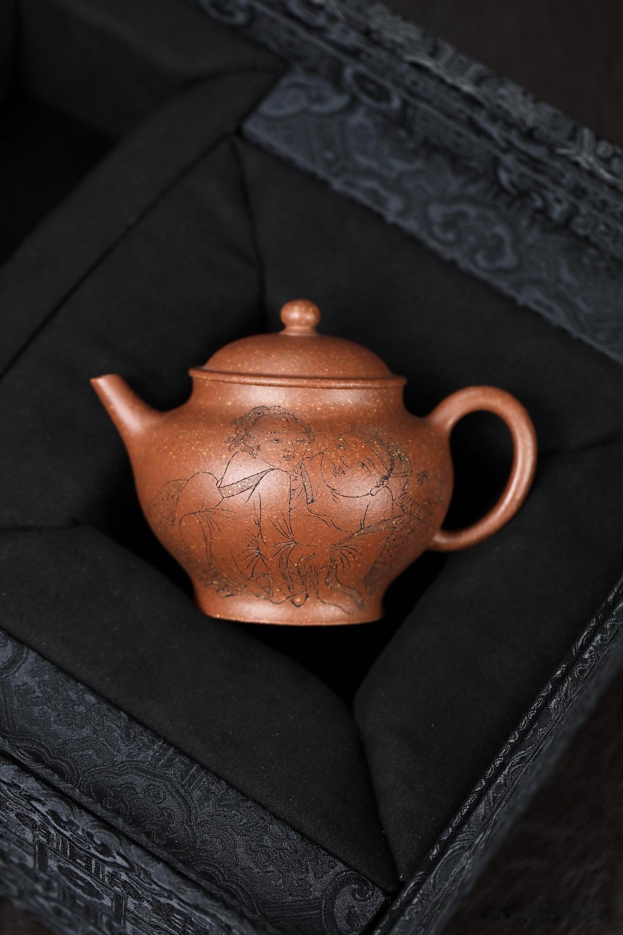 天香｜全手工｜张重庆刻绘｜青堂作品
原矿降坡泥｜容量230cc