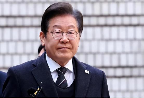韩国股市大跌，韩股民从白赚5年薪水，到亏光5年存款
 
7月13日，韩国的海力士