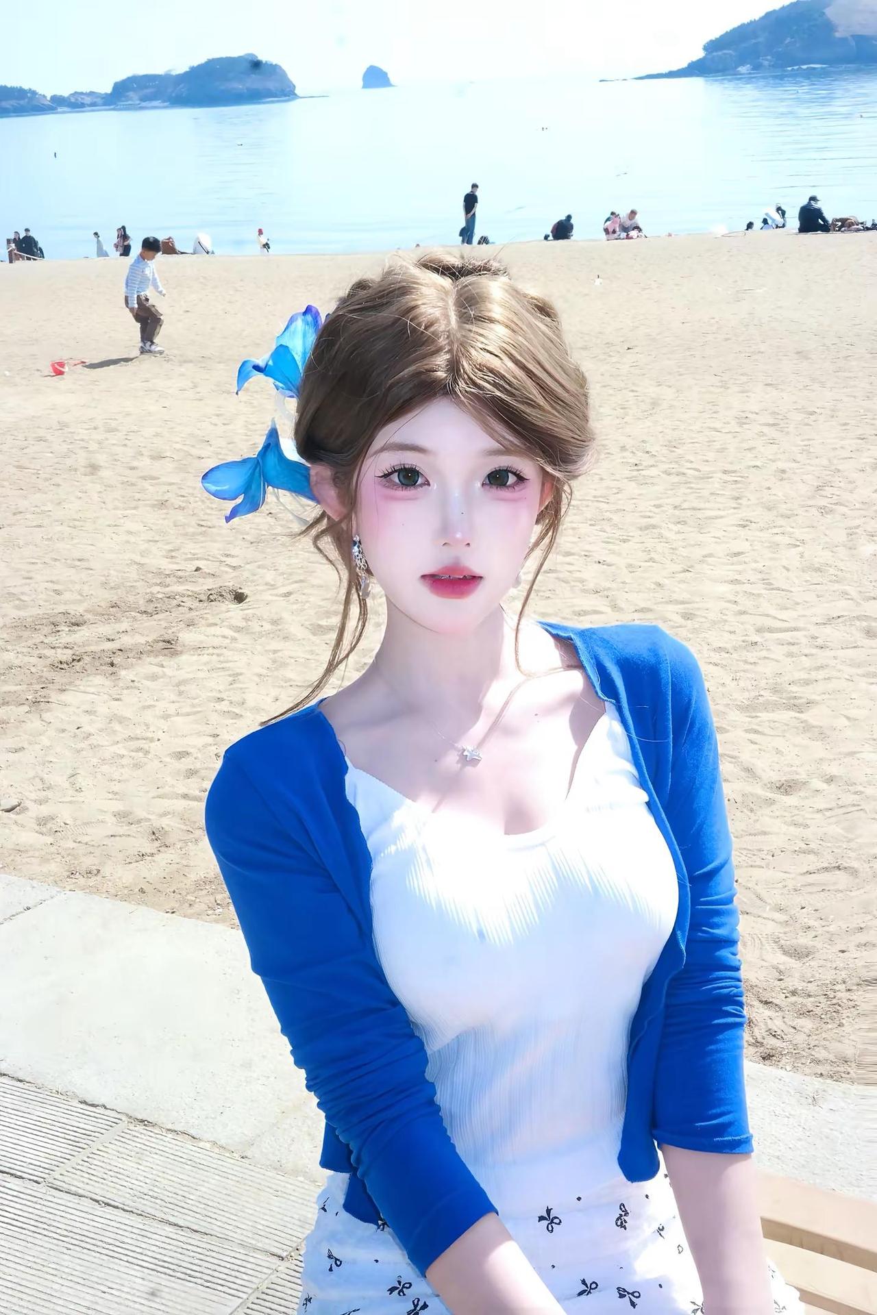 论亮色衣服与海边的适配度甜妹 大海