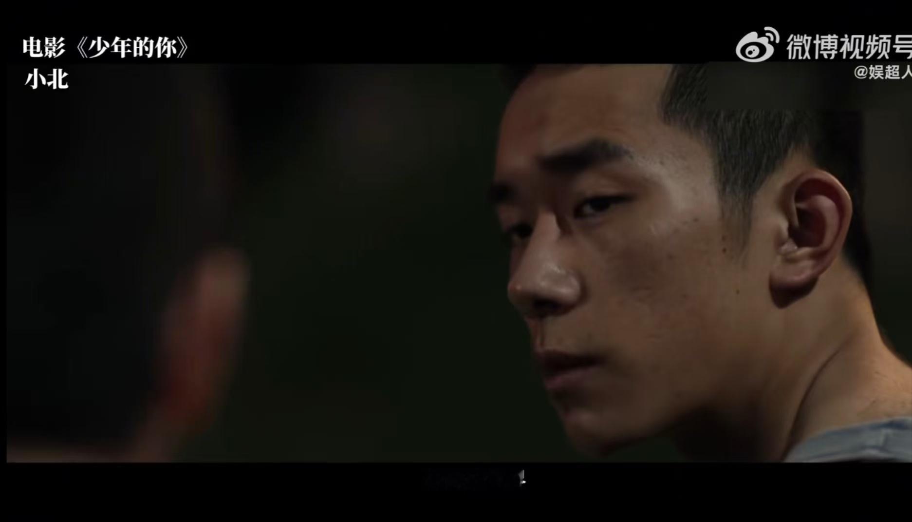 易烊千玺让过去在新年闪闪发光  回顾过去的一年，感觉易烊千玺走过来的每一步都不算