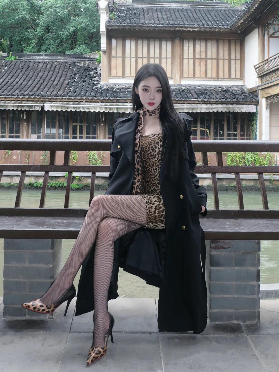 爱上豹纹，像呼吸一样简单🐆
谁懂啊！豹纹真的自带致命女人魅力✨
复古野性豹纹吊