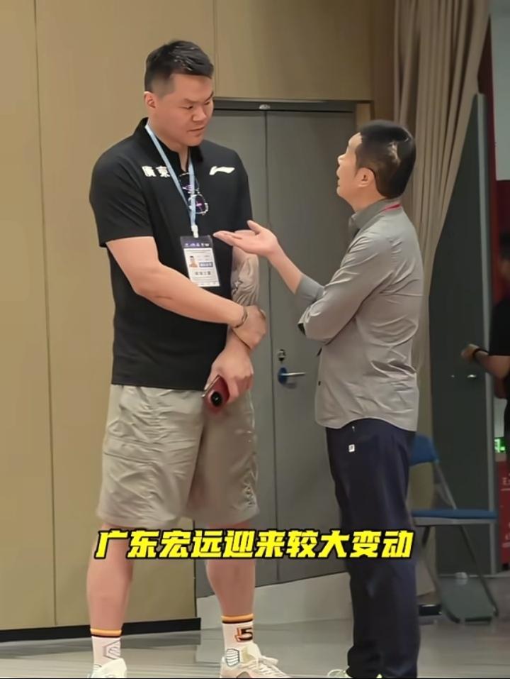 话糙理不糙，虽然说的不爱听，但从业绩看，确实是这个意思。
普通打工仔年薪十万左右