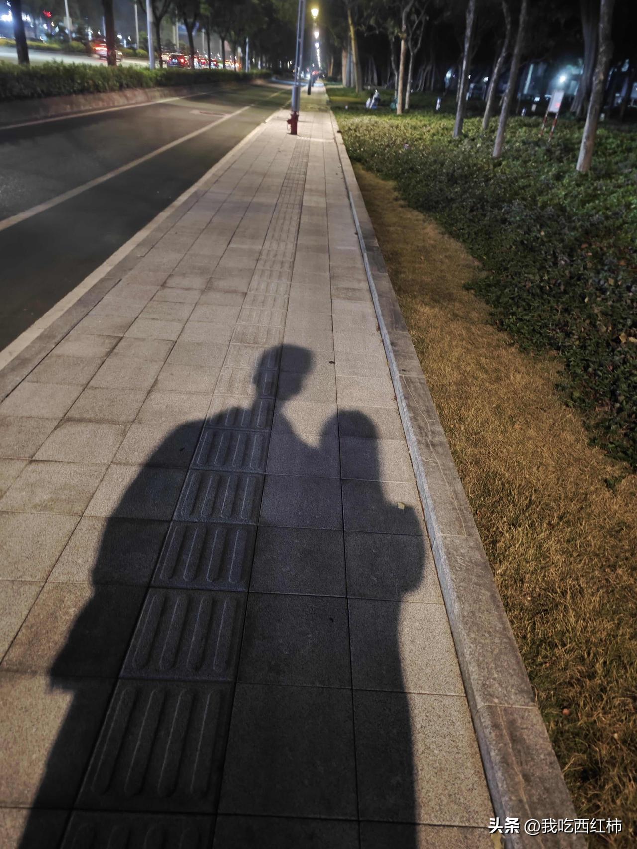 其实应该知足了，搂过你的腰，牵过你的手，喝过同一杯水，感受过你的温柔，体验过极致